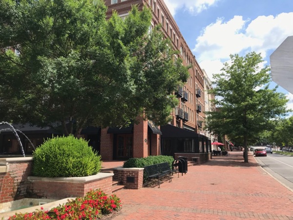 ハンツビルの高級ステーキハウスGrille on Main