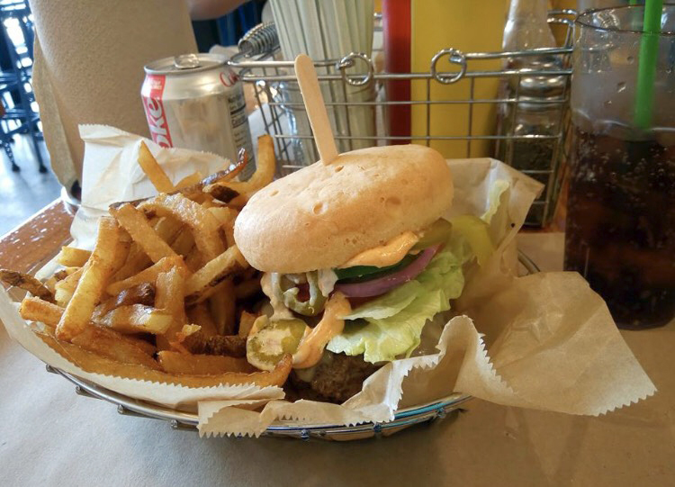 ハンツビルで一番美味しいと言われているハンバーガー屋FARM BURGER（ファームバーガー）