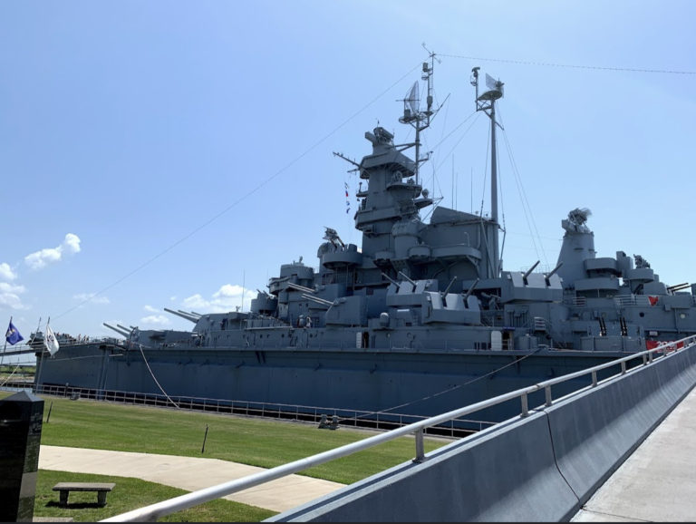 アラバマ州南端にある迫力あるUSS アラバマ＜戦艦＞