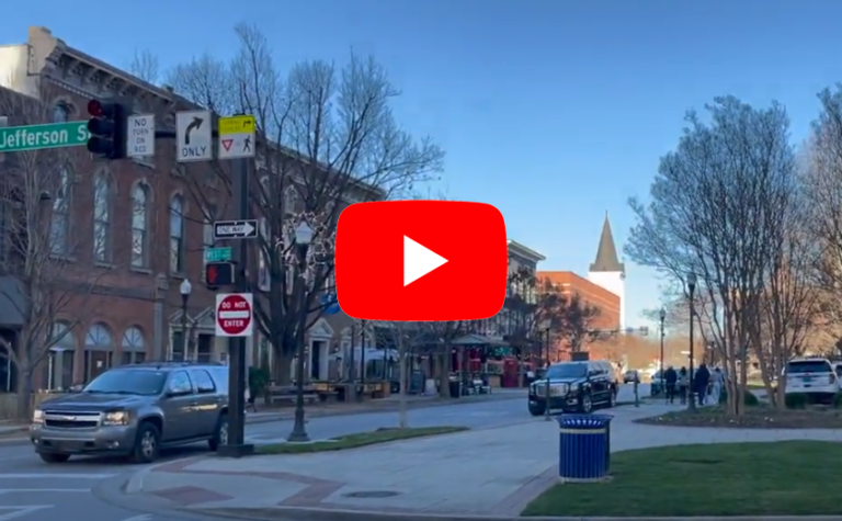 アラバマ州ハンツビルのダウンタウンのお店(ビデオ）