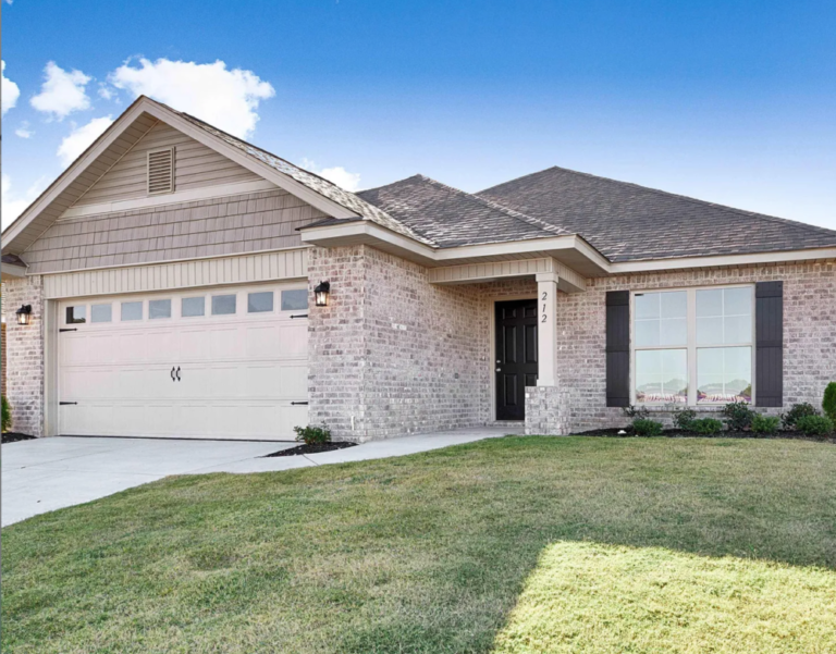 【4月初旬入居可】一軒家、ミッドタウン小 、ジャーニー中、ボブジョーンズ高 $2,200 212 Alonzo Toney Dr