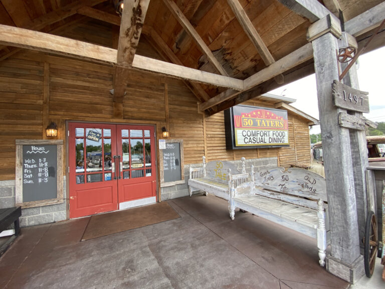 アラバマ州スコッツボロの大人気アメリカンレストラン50 Taters