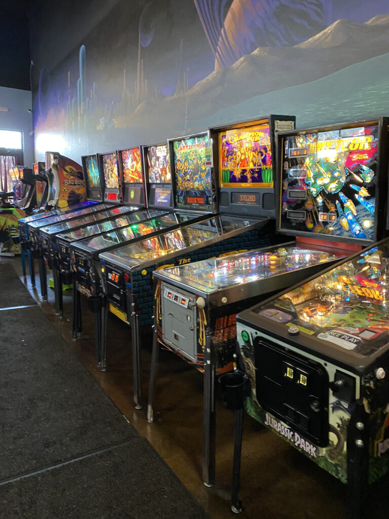 ハンツビルにある昔ながらのゲームとバーが楽しめるお店