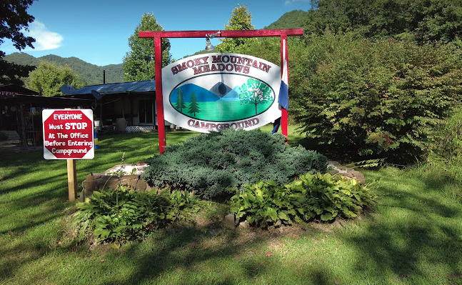 ノースカロライナ州にあるスモーキーマウンテン・メドーズ・キャンプグランド