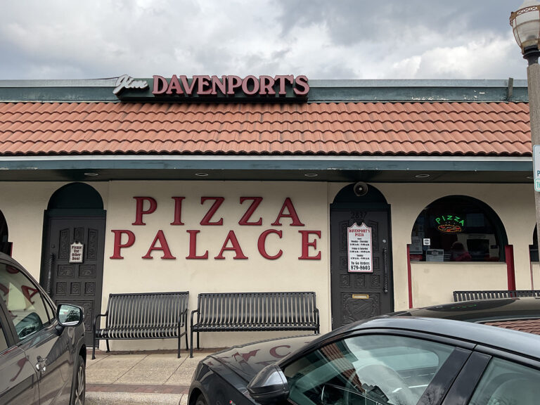 アラバマ州バーミングハム　地元民に愛される老舗のピザ屋　Davenport’s Pizza Place