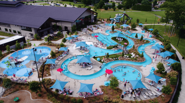 アルバートビルにある複合施設の屋外ウォーターパークSand Mountain Park