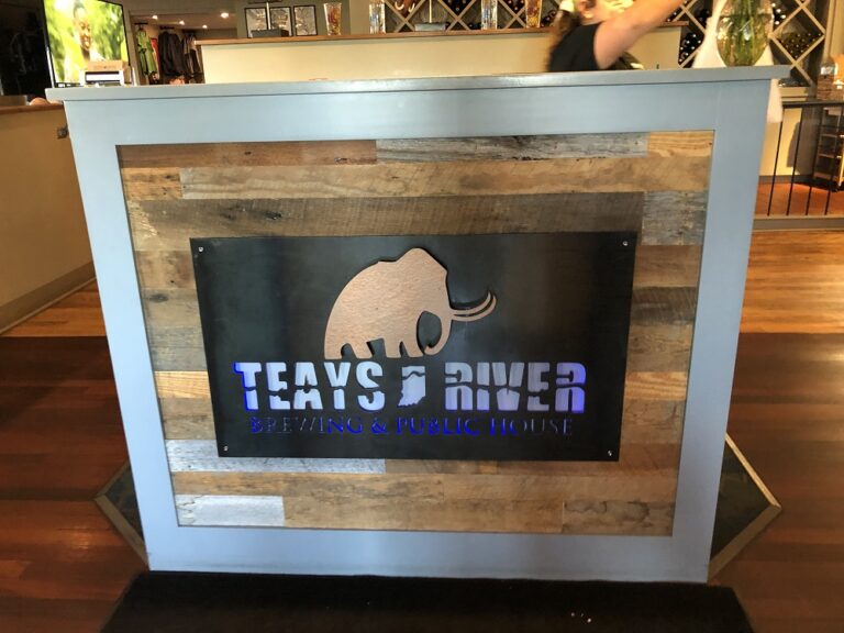 インディアナ州ラフィエットのブルワリ Teays River Brewing & Public House