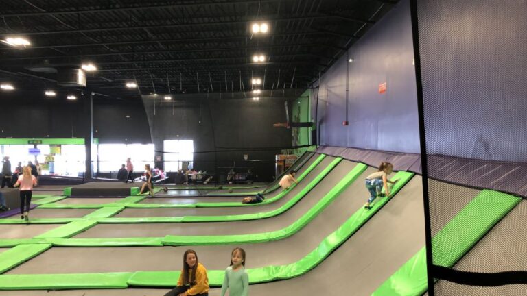 インディアナ州ラフィエットにある屋内トランポリン施設 Get Air Trampoline Park