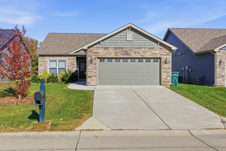 ティピカヌー学区【すぐ入居可】一軒家、クロンダイク小、クロンダイク中、ウィリアムヘンリーハリソン高 $1,9003ベッド、2バス、ガレージ2台分3410 Monument Dr