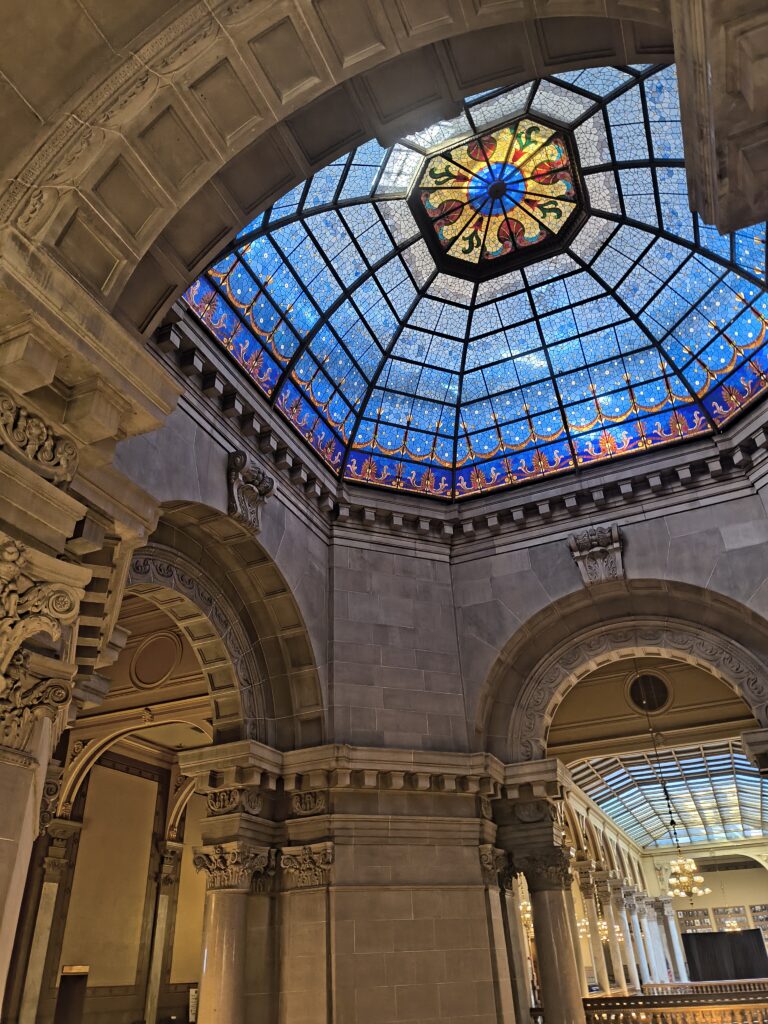 ダウンダウン最高の見学スポット「インディアナ・ステーツ・ キャピタル」