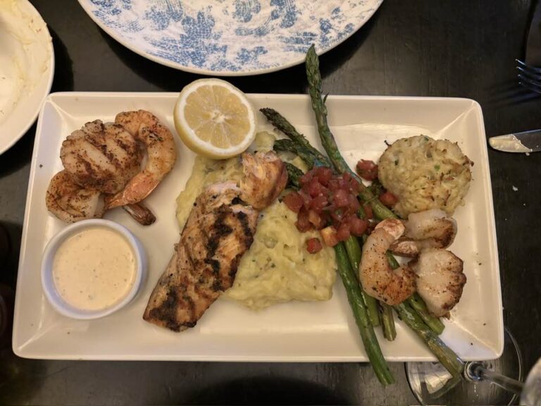 カンザス州リーウッドの人気シーフードグリルレストラン