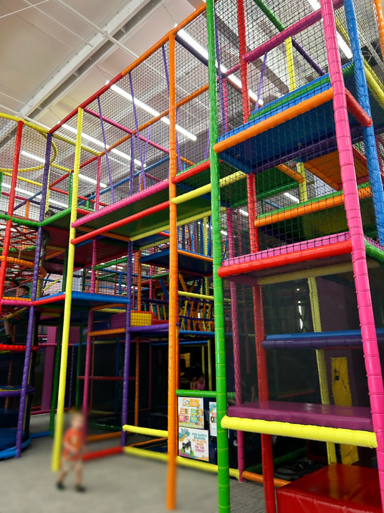 カンザス州オレイサの子供が目一杯遊べる屋内施設