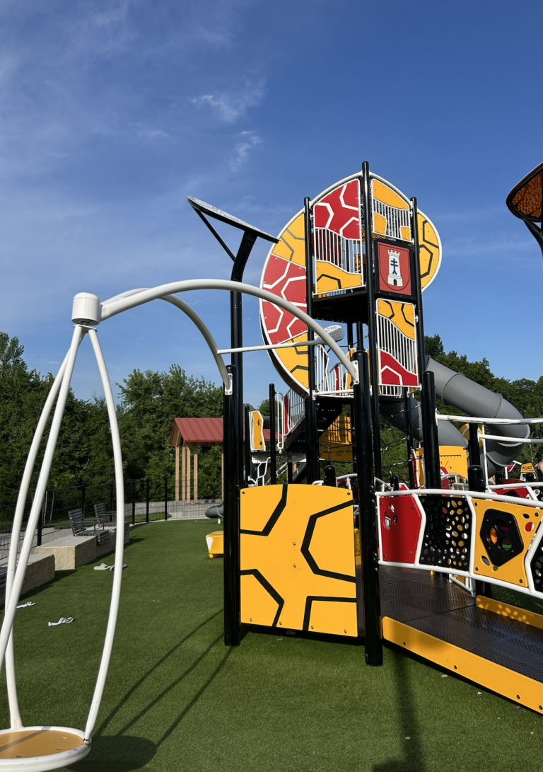 カンザス州オーバーランドパークの遊び、自然、文化を融合させた公園