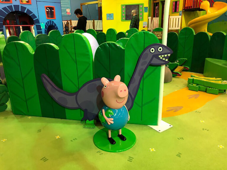 ミシガン州アーバンヒルズ　イギリスの国民的アニメ、ペッパピッグのアミューズメント施設