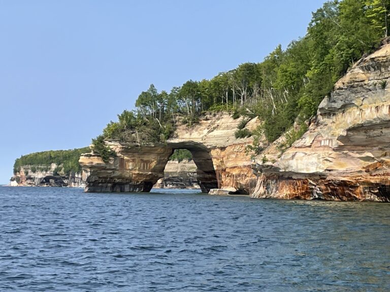 ミシガン州五大湖を渡ってアッパーペニンシュラへ！ピクチャードロックス