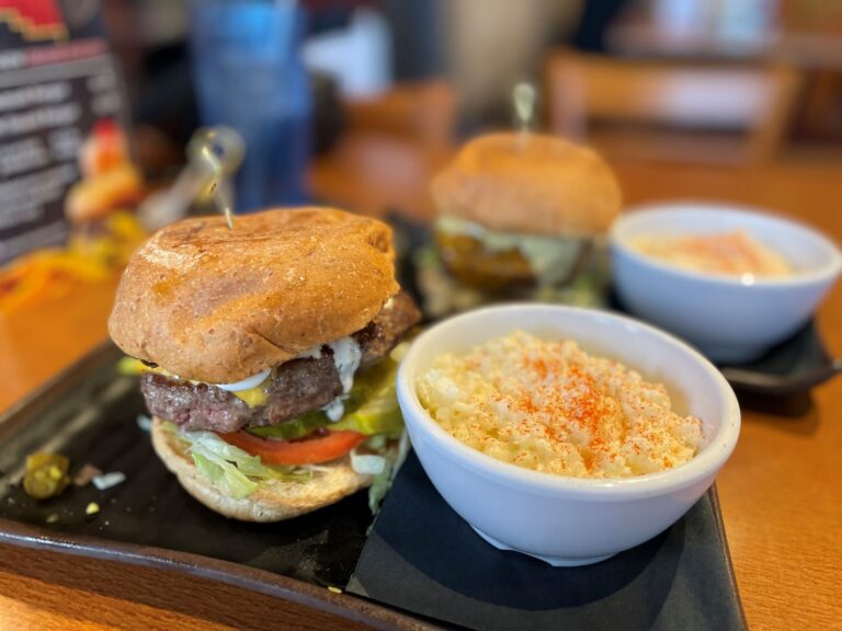 ミシガン州キャントンのレストラン　アメリカンなカスタムハンバーガーが楽しめるお店