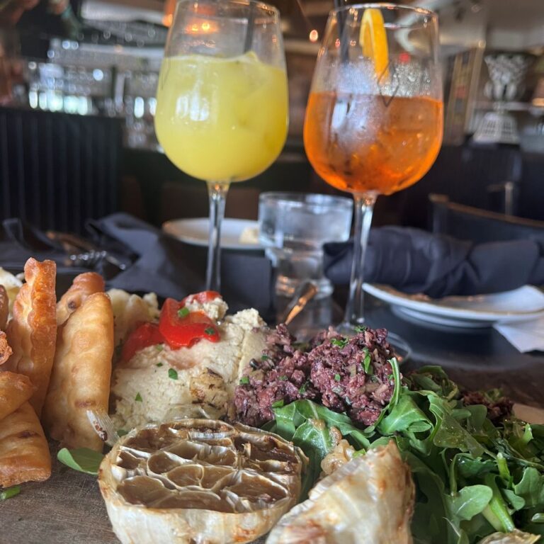 ミシガン州ノバイのレストラン＆バー　お酒も食事も美味しいレストラン＆バー