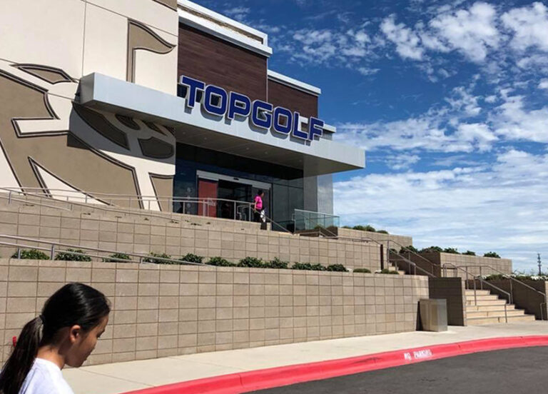 ミシガン州アーバンヒルズの新しいスタイルのゴルフ練習場