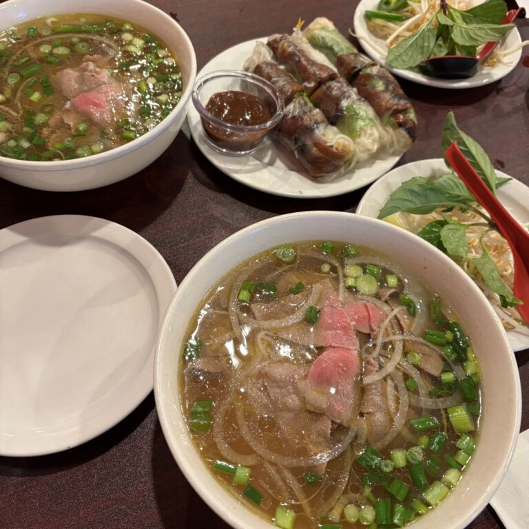 ミシガン州ファーミントンヒルズ　フォーが絶品！