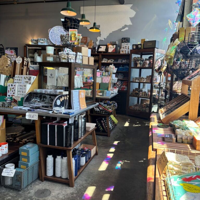ミシガン州デトロイトの雑貨屋さん　ミシガングッズも買えるお洒落なショップ