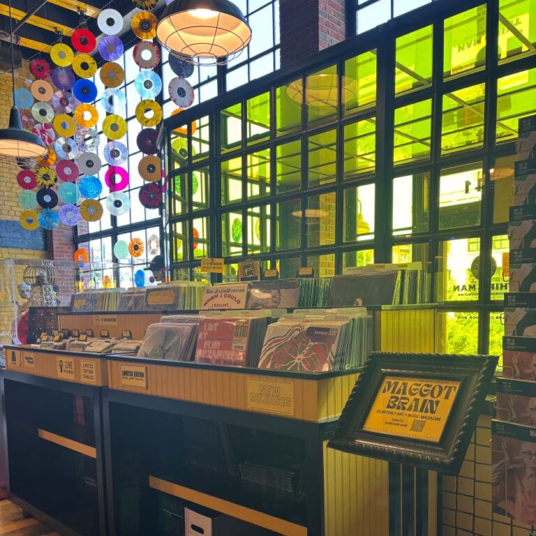 ミシガン州デトロイト　レコード店