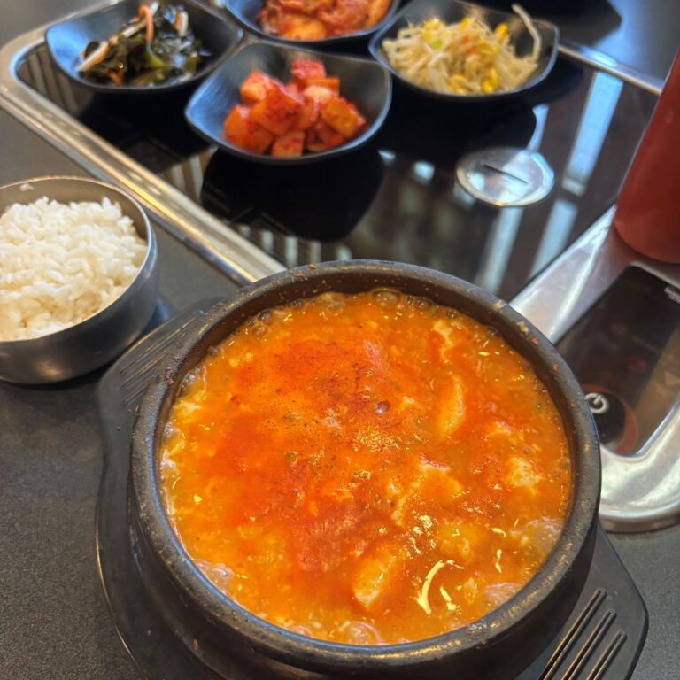 ミシガン州ウェストブルームフィールドのレストラン　スンドゥブがおすすめ韓国料理店 Soora