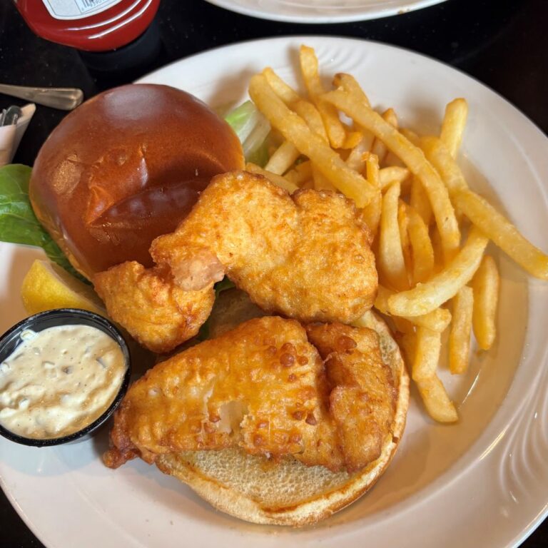 ミシガン州ノバイのレストラン シーフードもおすすめ Moe’s On Ten