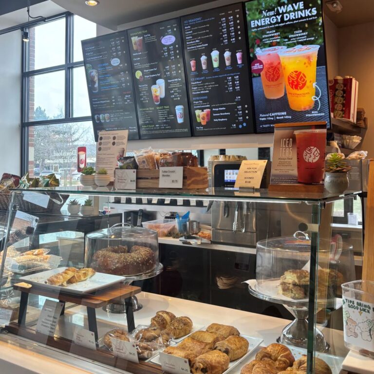 ミシガン州ノバイのカフェ　Teaメニューがたくさん　Sweetwaters Coffee&Tea