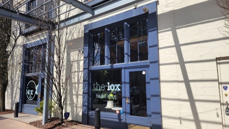 オハイオ州コロンバス・ショートノースの萌え断ベーグルサンドのデリ、サンドイッチ『The Lox Bagel Shop』