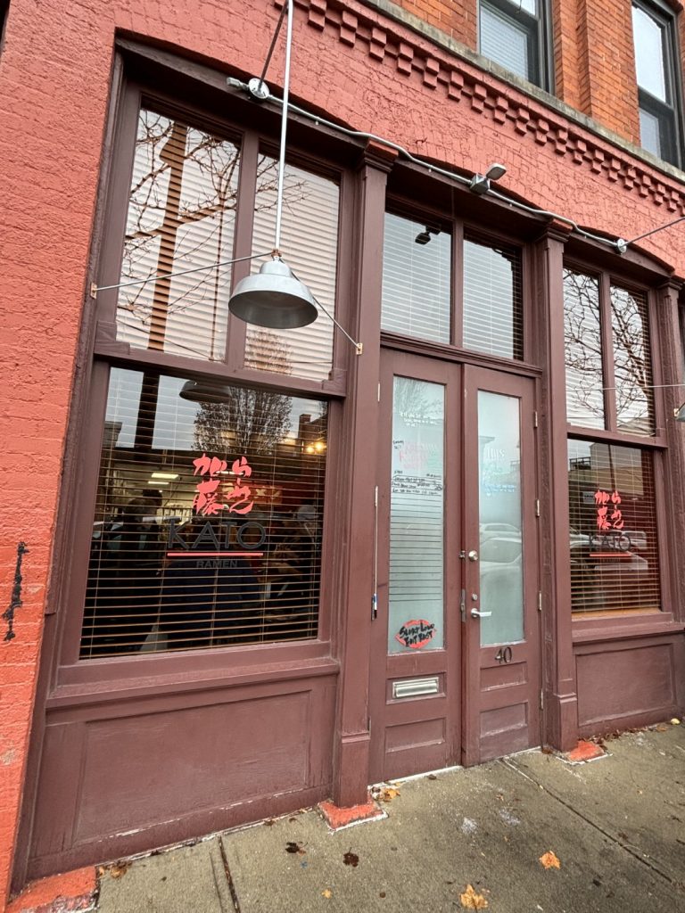 オハイオ州トレドのこだわり豚骨ラーメン店『Kato Ramen』