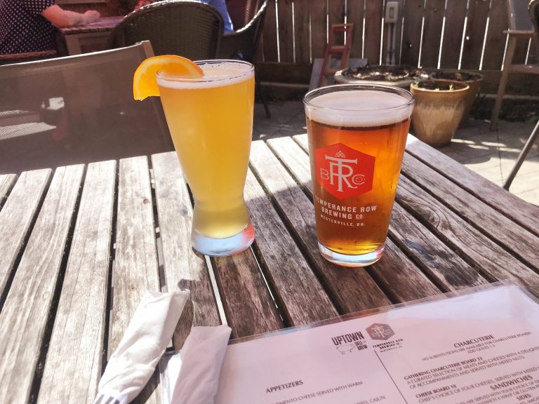 オハイオ州ウェスタービルのサンドイッチと地ビールが楽しめるデリ『Uptown Deli & Brew』