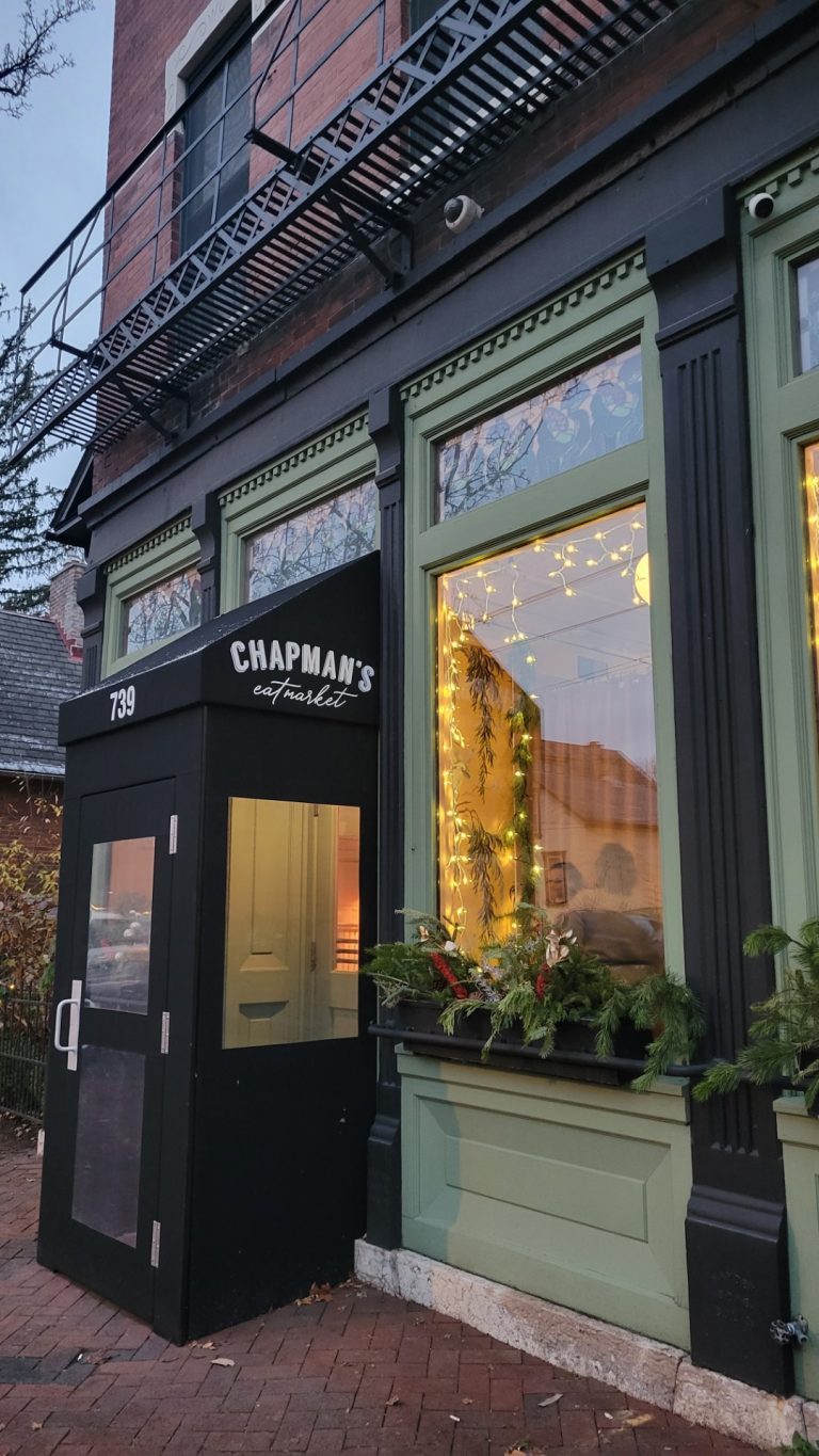 オハイオ州コロンバス・ダウンタウンのクリエイティブな料理を楽しむレストラン『Chapman’s Eat Market』