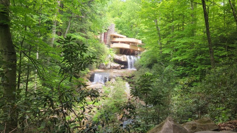 ペンシルベニア州ピッツバーグ『Falling Water　落水荘』