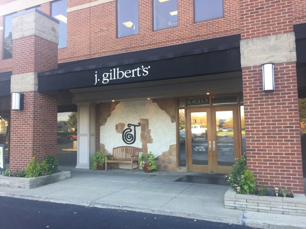 オハイオ州コロンバスのウッドファイヤー・ステーキと海鮮料理『J.Gilbert’s Wood‑Fired Steaks & Seafood』