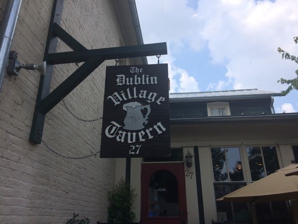 オハイオ州ダブリンの居心地のいいアイリッシュパブ『The Dublin Village Tavern』