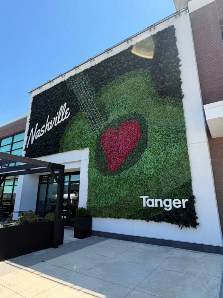 人気ブランドがお得に買える！『Tanger Outlets Nashville』